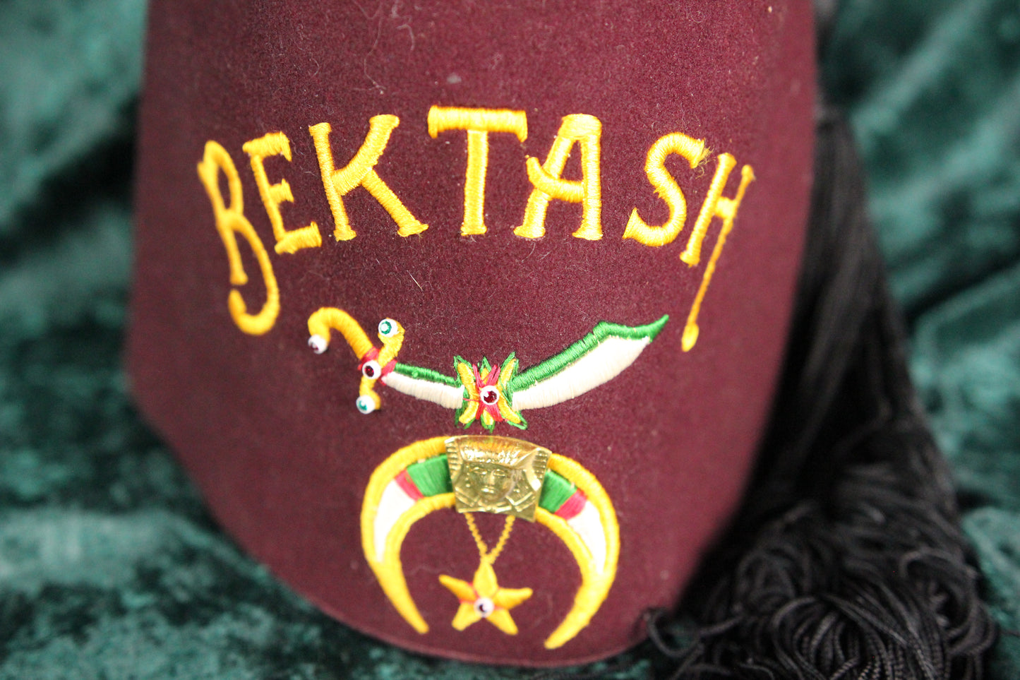 Masonic Shriners Ceremonial Fez Hat with Crest
