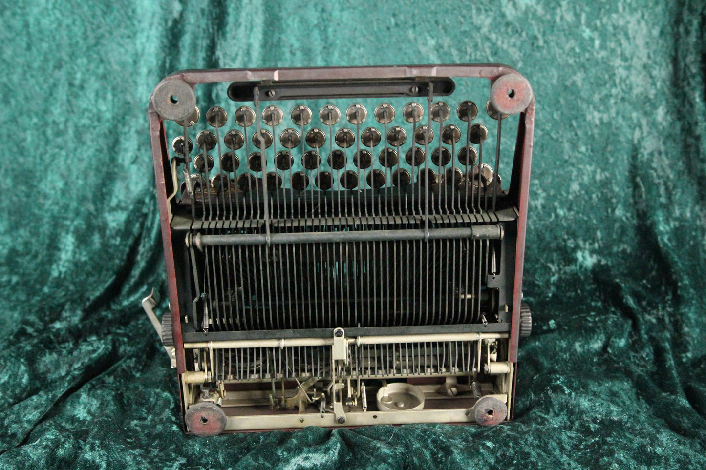 Royal Portable Model P Manual Typewriter, Alligator Burgundy/Maroon Color, 1927