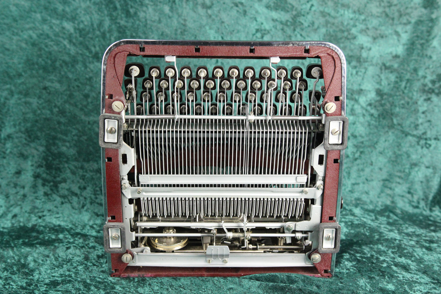 Olympia SM-4 DeLuxe Portable Manual Typewriter, Maroon Color, 1958