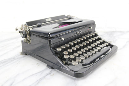 Royal Model "O" Portable Typewriter with Case, Made in USA, 1935
