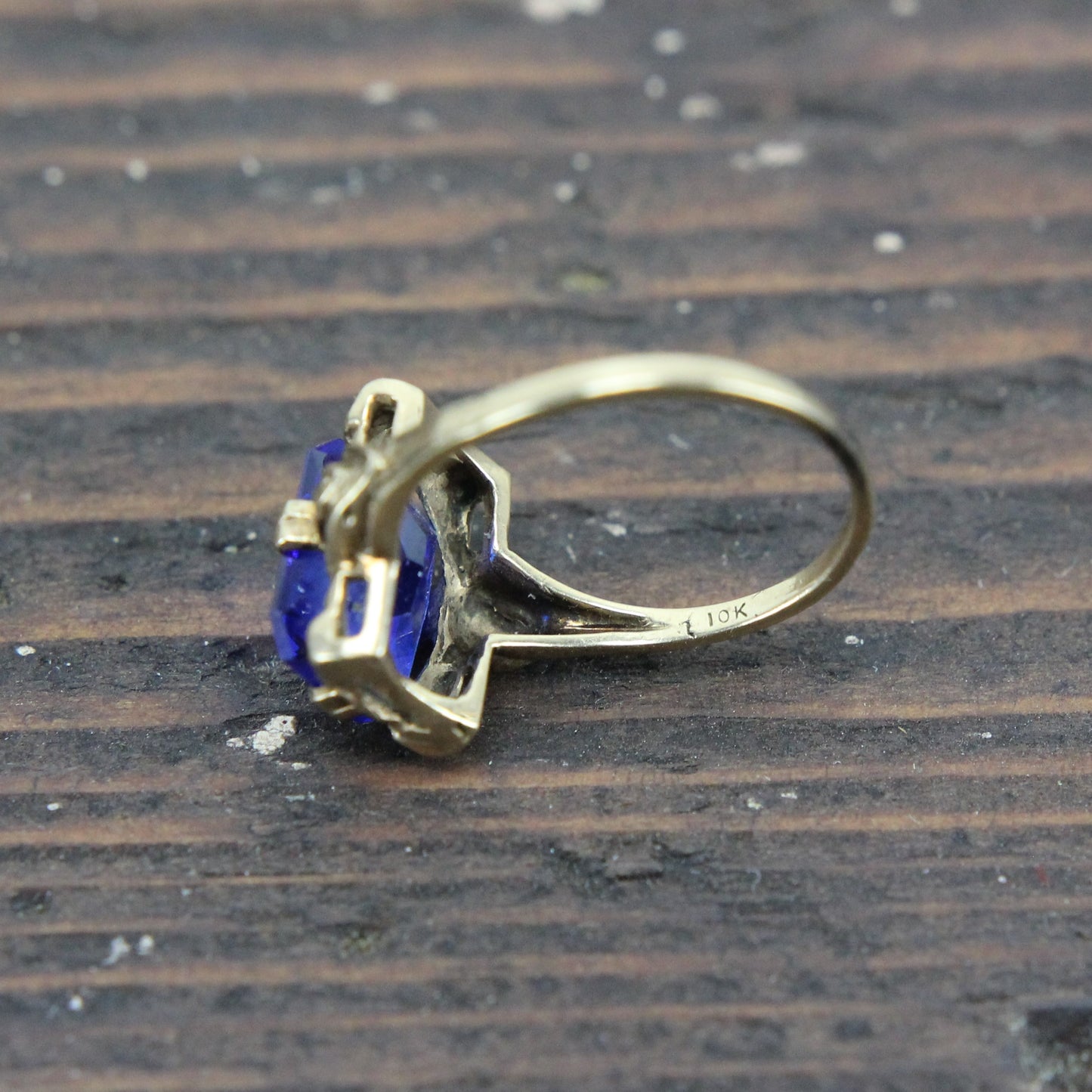 10k Gold Ring with Blue Stone - Size 5.5
