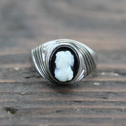 Sterling Silver Cameo Ring - Size 7