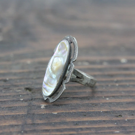 Sterling Silver Ring with Mother of Pearl - Size 7.5