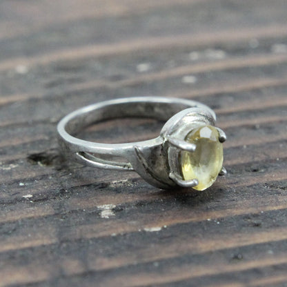 Sterling Silver Ring with Yellow Translucent Stone - Size 6.25