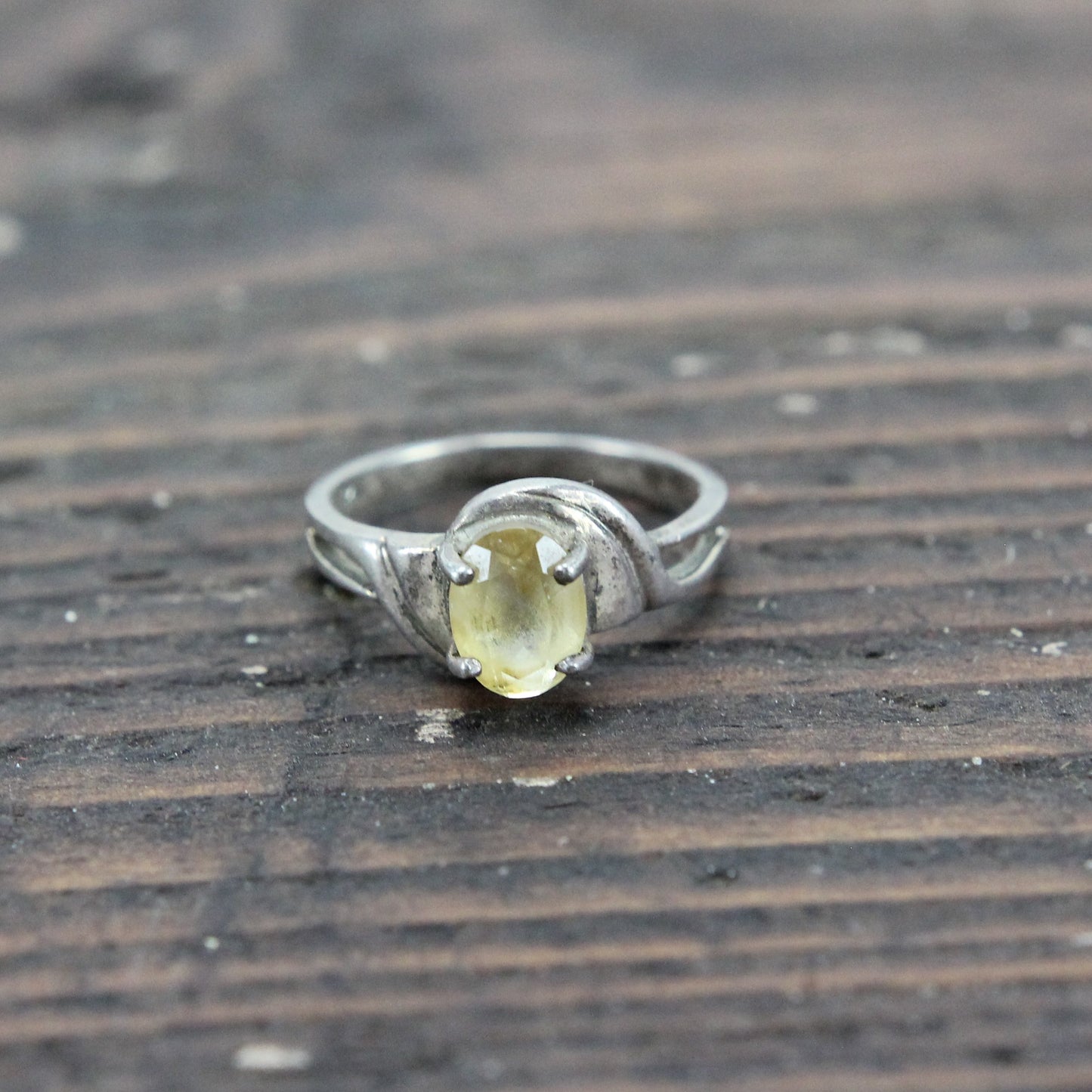 Sterling Silver Ring with Yellow Translucent Stone - Size 6.25