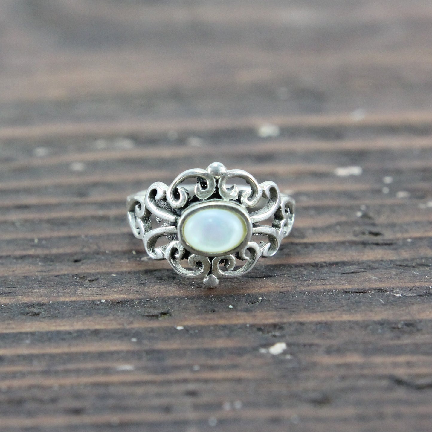 Sterling Silver Ring with White Iridescent Stone - Size 6.5