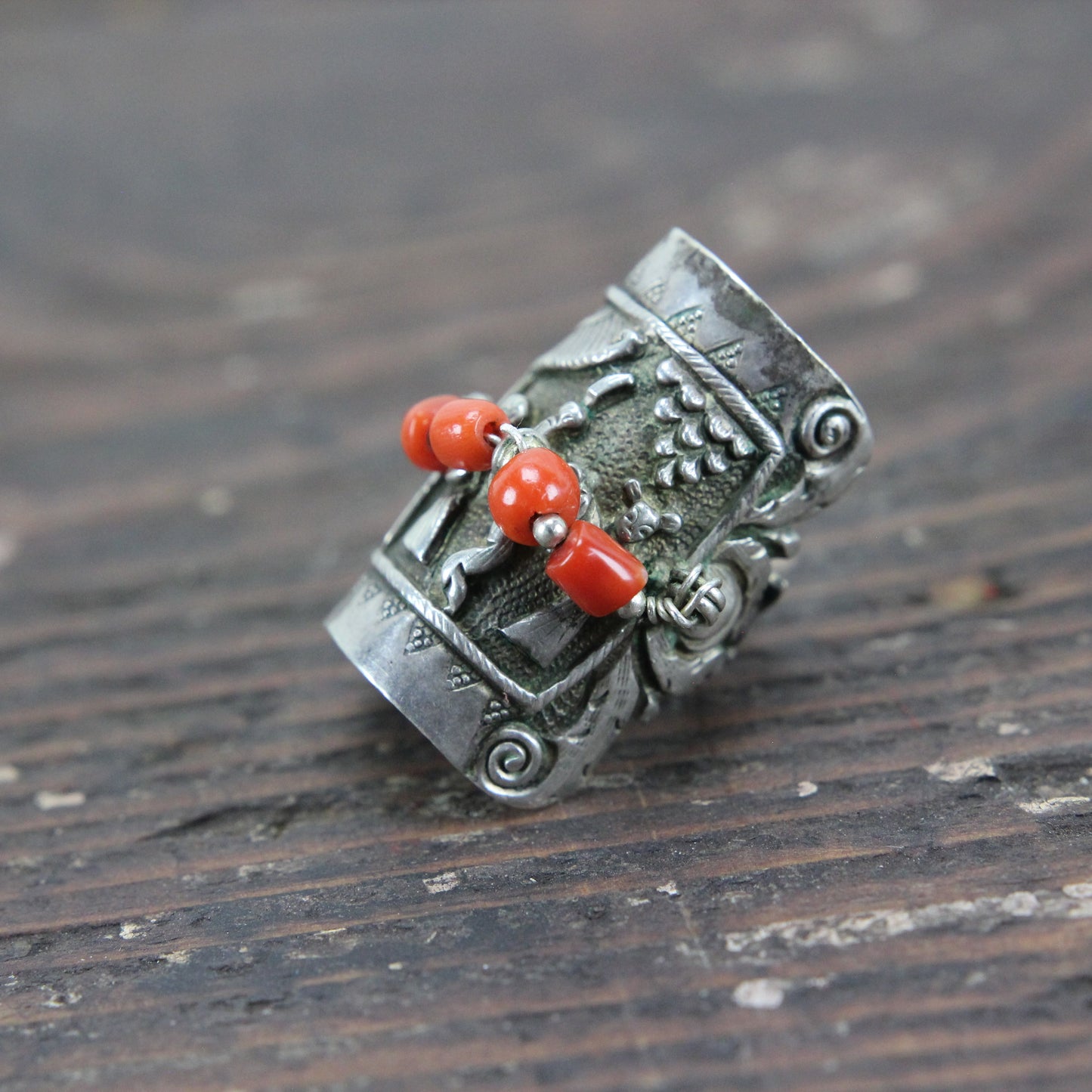 Intricate Native American Strling Silver Ring with Coral - Size 7