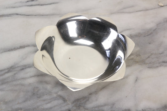 Tiffany & Co. Makers Sterling Silver Lotus Bowl - 10.29 Troy Ounces