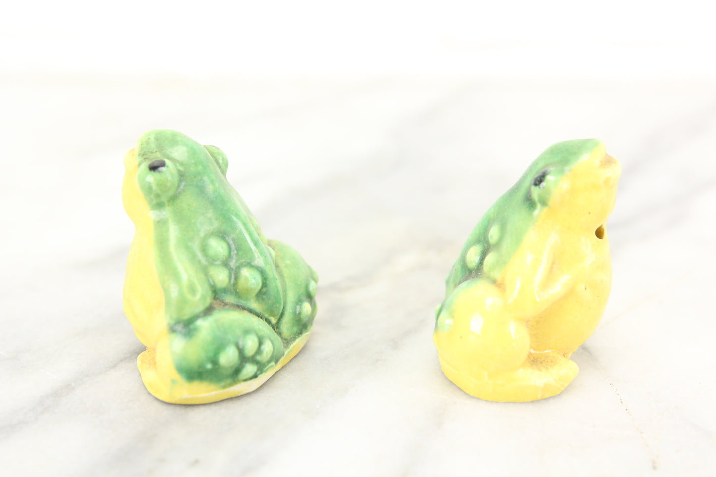 Frogs Chalkware Salt and Pepper Shakers