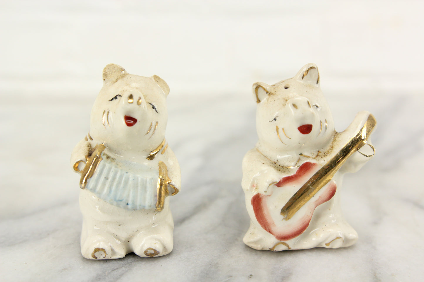 Musical Pigs Porcelain Salt and Pepper Shakers, Made in Japan
