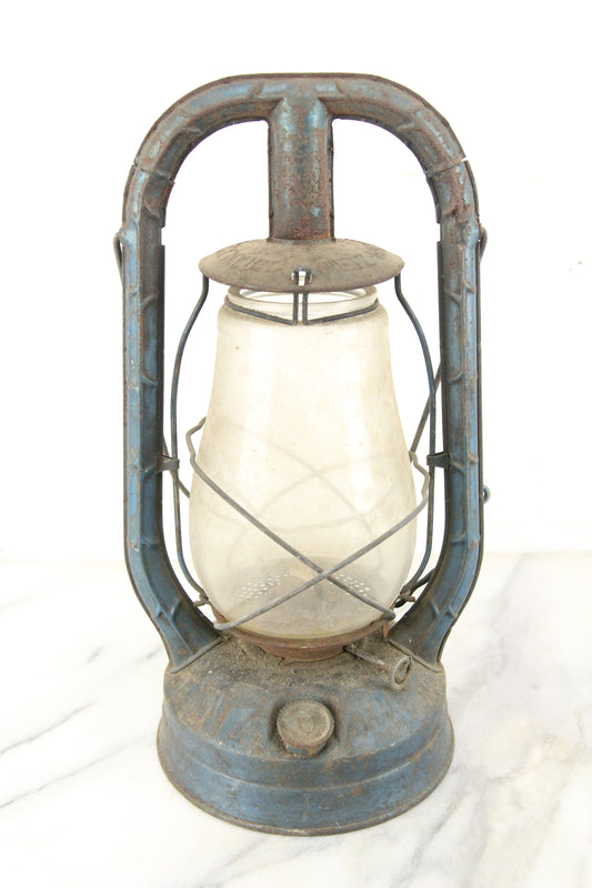 Blue Dietz Monarch Barn Kerosene Oil Lamp Lantern, New York, USA