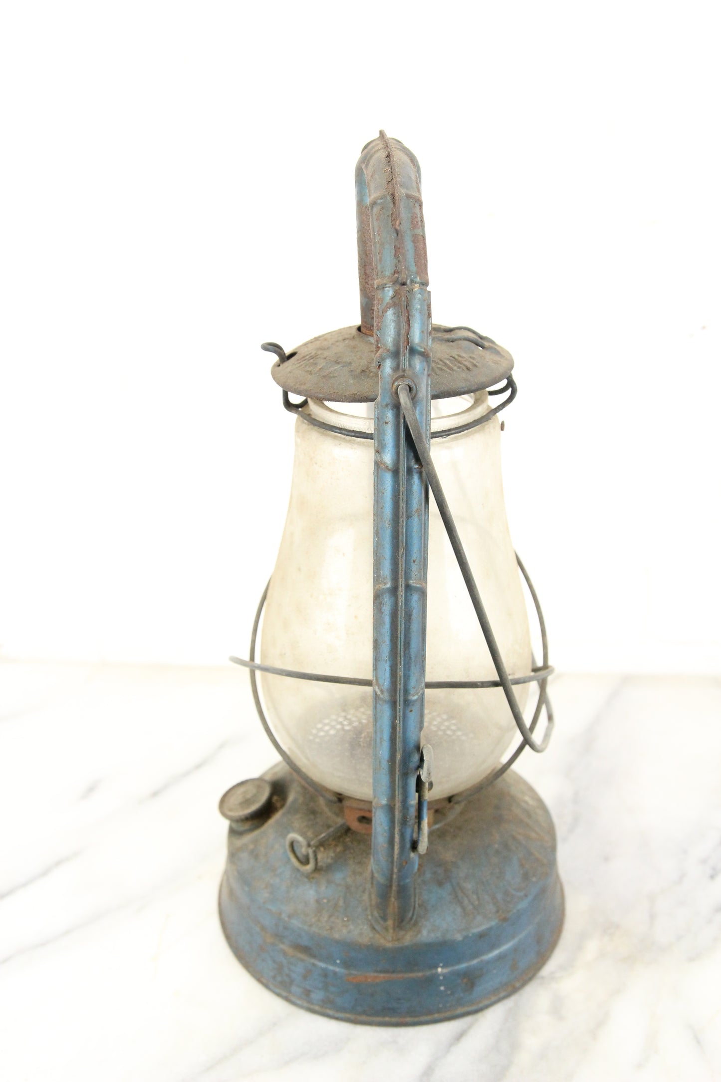 Blue Dietz Monarch Barn Kerosene Oil Lamp Lantern, New York, USA