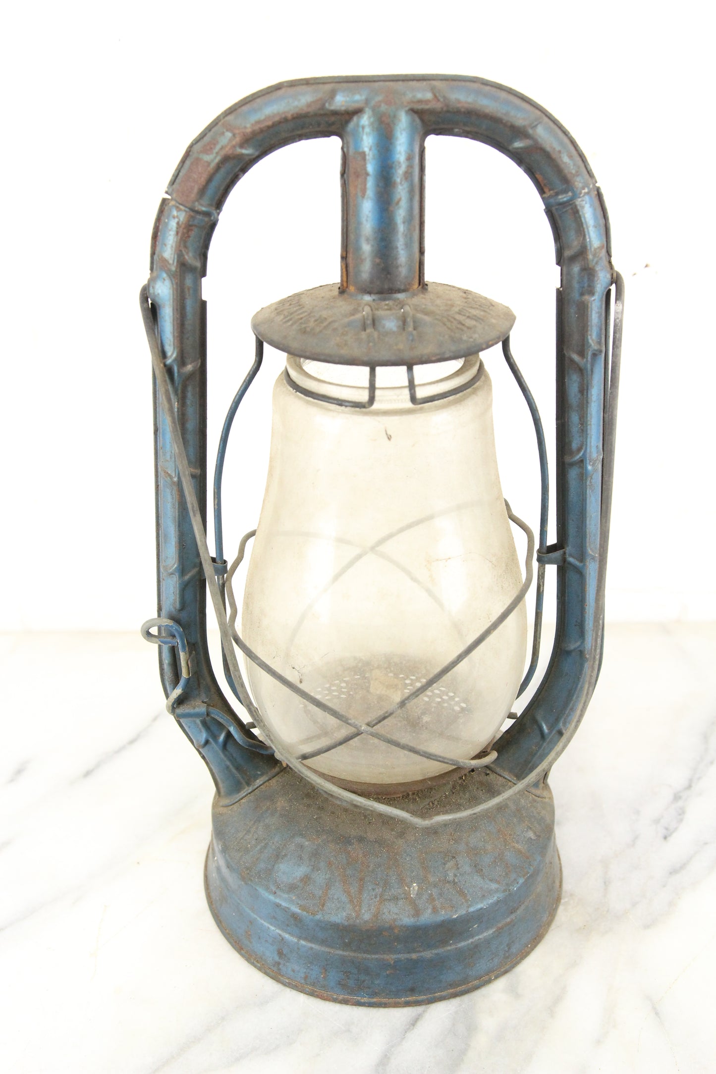 Blue Dietz Monarch Barn Kerosene Oil Lamp Lantern, New York, USA