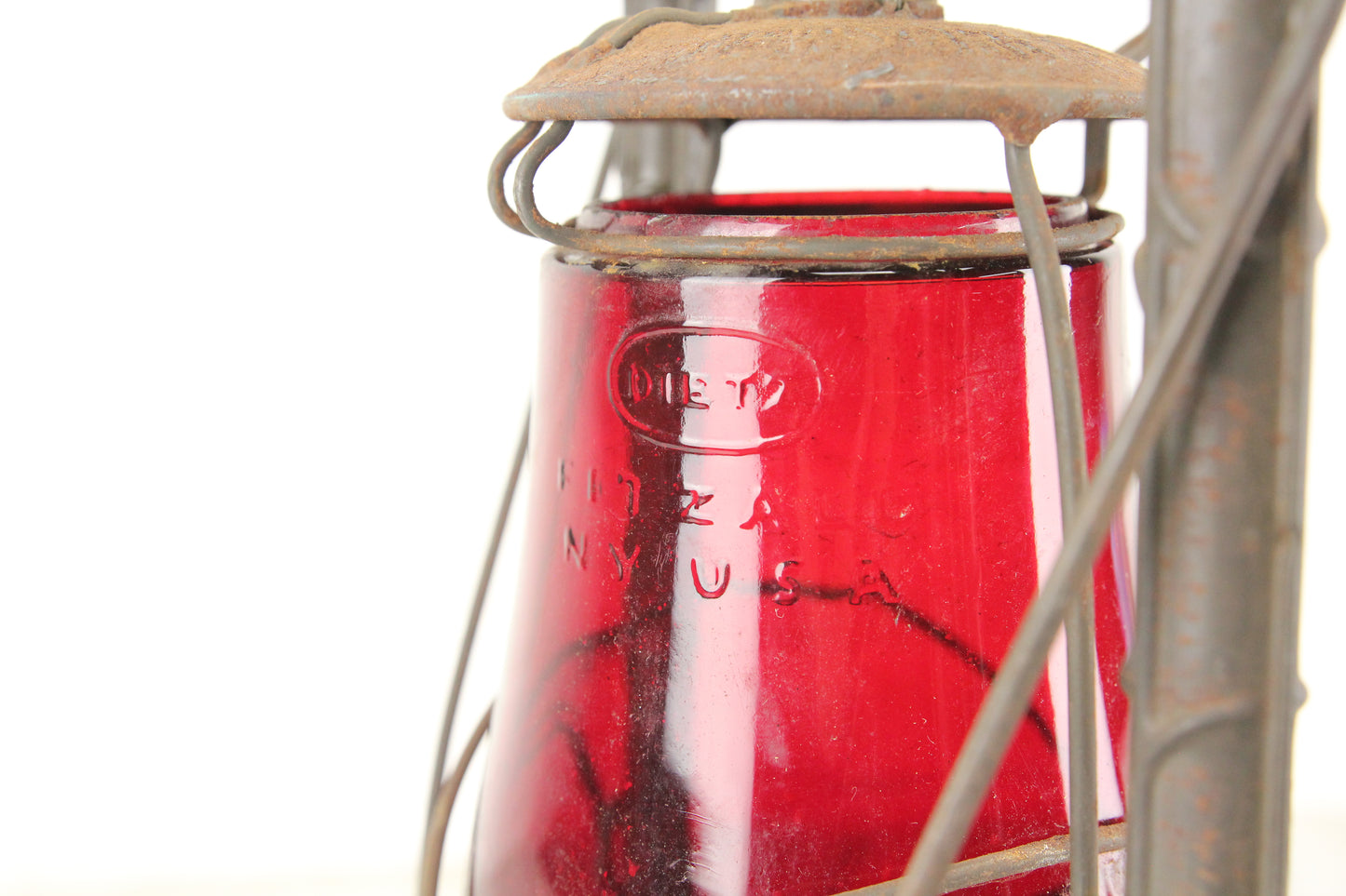Dietz Monarch Red Glass Globe Barn Kerosene Oil Lamp Lantern, New York, USA