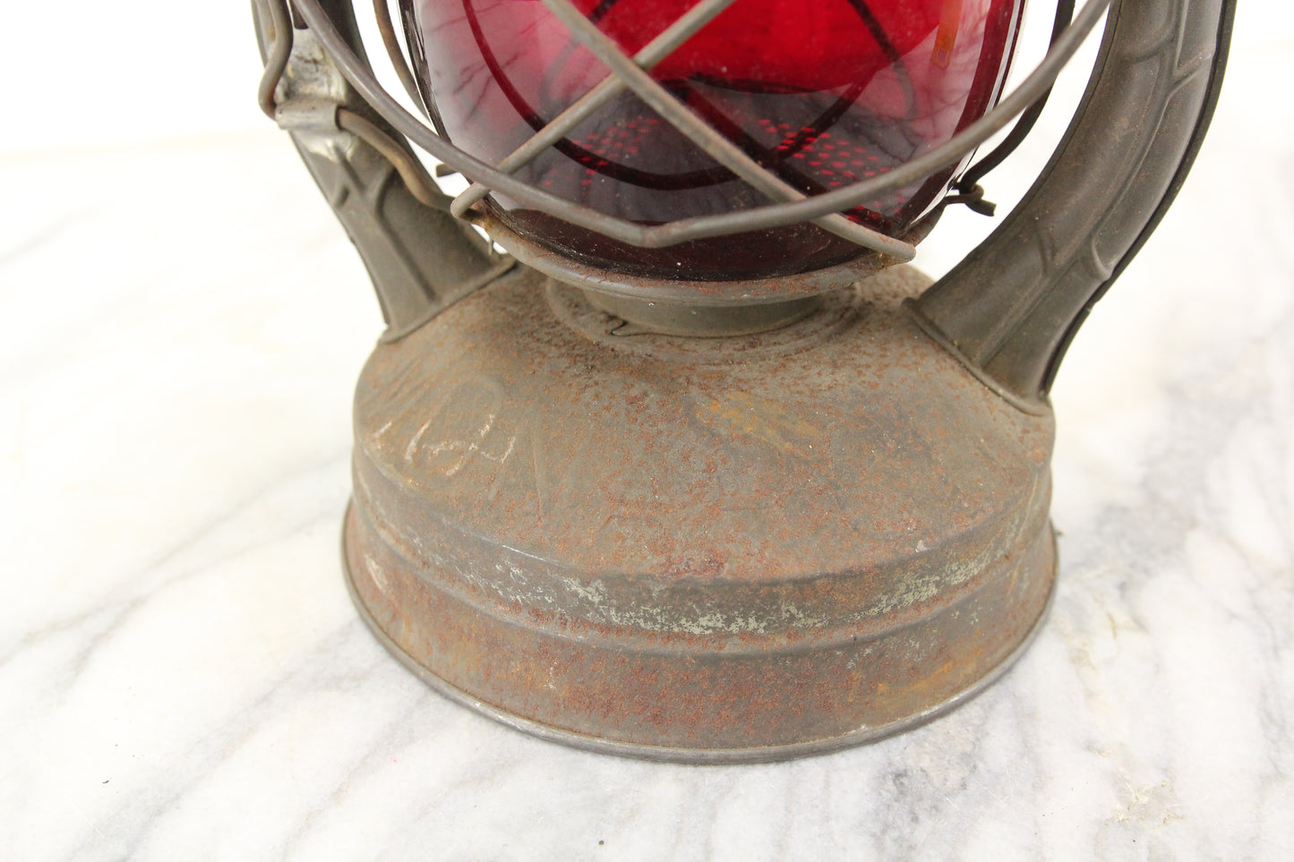 Dietz Monarch Red Glass Globe Barn Kerosene Oil Lamp Lantern, New York, USA