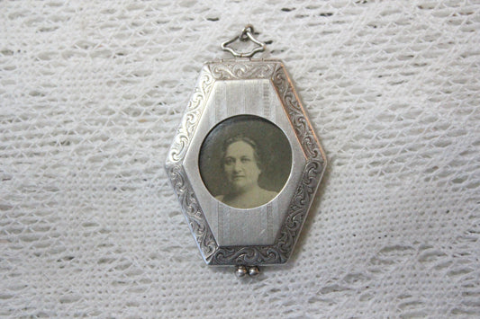 Sterling Silver Locket from Warren Rebekah Odd Fellows Lodge No. 63, October 19, 1923, Selma Server