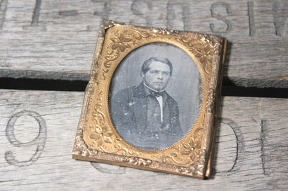 Daguerreotype Photograph of a Well-dressed Man