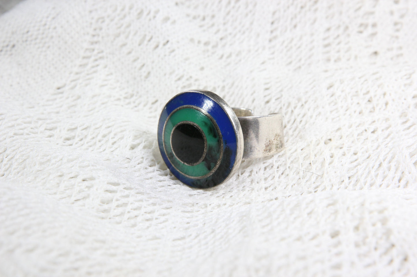 Israel Sterling Silver Ring with Blue Green and Black Target Design, Size 9.5
